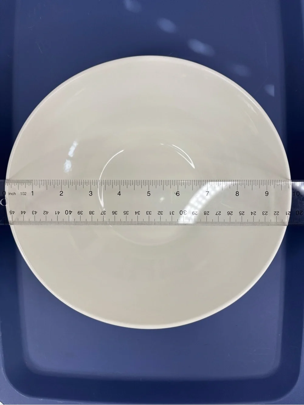 Mikasa Swirl White DJ100 Ceramic Serving Bowl‎